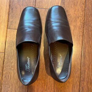 Women leather shoes brown 7W (heel 1 1/4”)